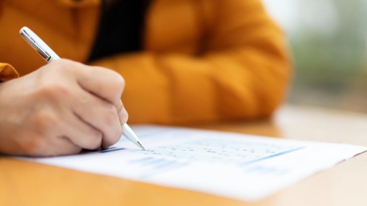 https://salarnews.in/public/uploads/images/newsimages/maannewsimage27062026_172244_exam paper leak.jpg
